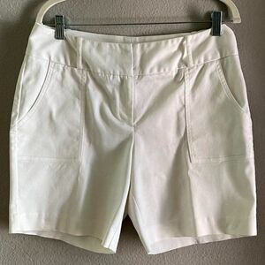Worthington Women’s Shorts Modern Fit Stretch White Chino Flat Front Sz 8